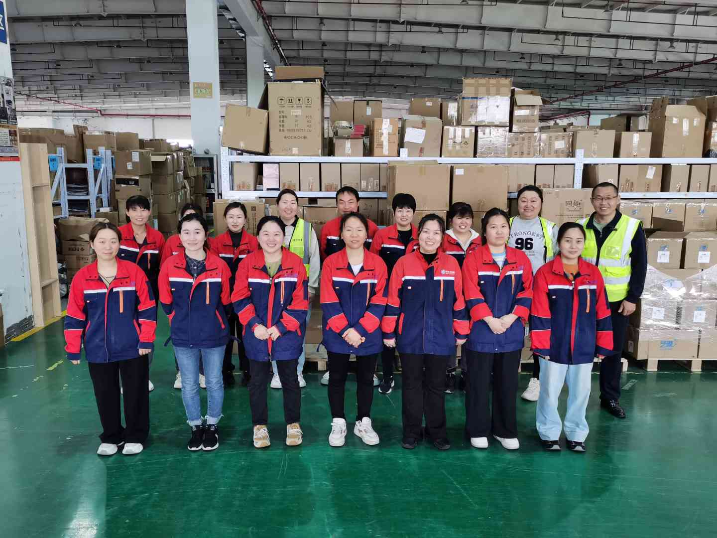 为什么高端服饰品牌都选星力云仓？