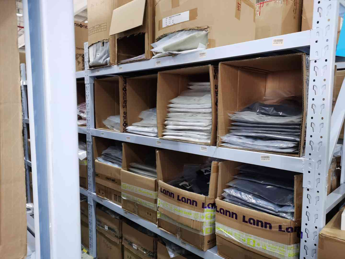 直播带货瞬时爆单云仓一件代发：订单涌入即出系统自动分流不卡顿，解决直播流量暴增订单系统崩盘痛点