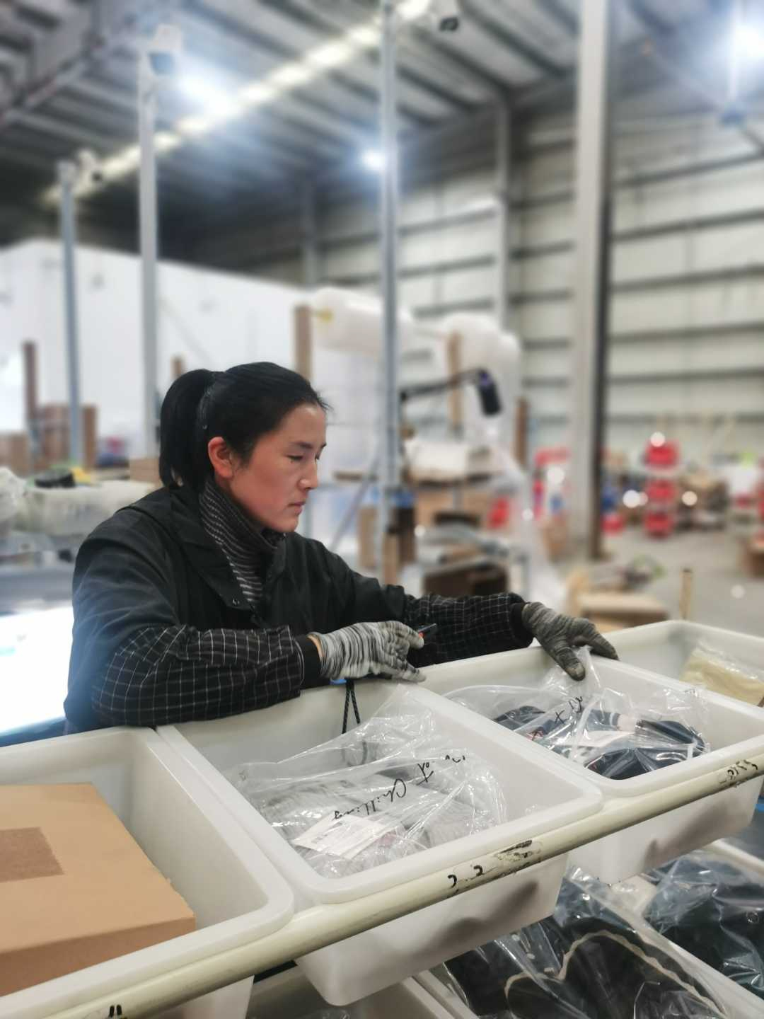 上海电商云仓外包：床品大件运费高利润薄？星力云仓发货压缩打包省15%